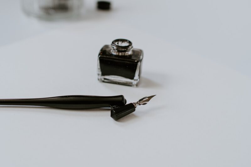 Foto van een inktpot voor het artikel over online teksten